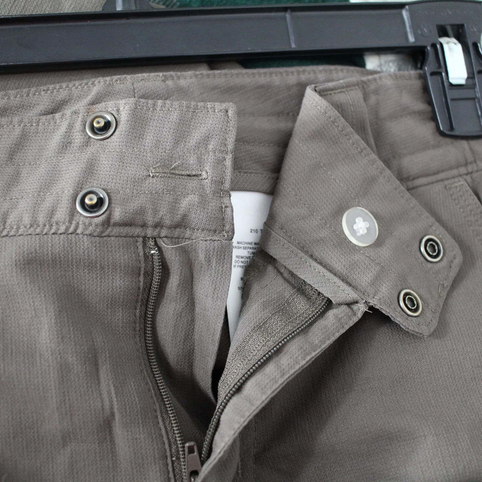 Columbia Titanium Women's Lightweight Pants Size 8 - Image 6