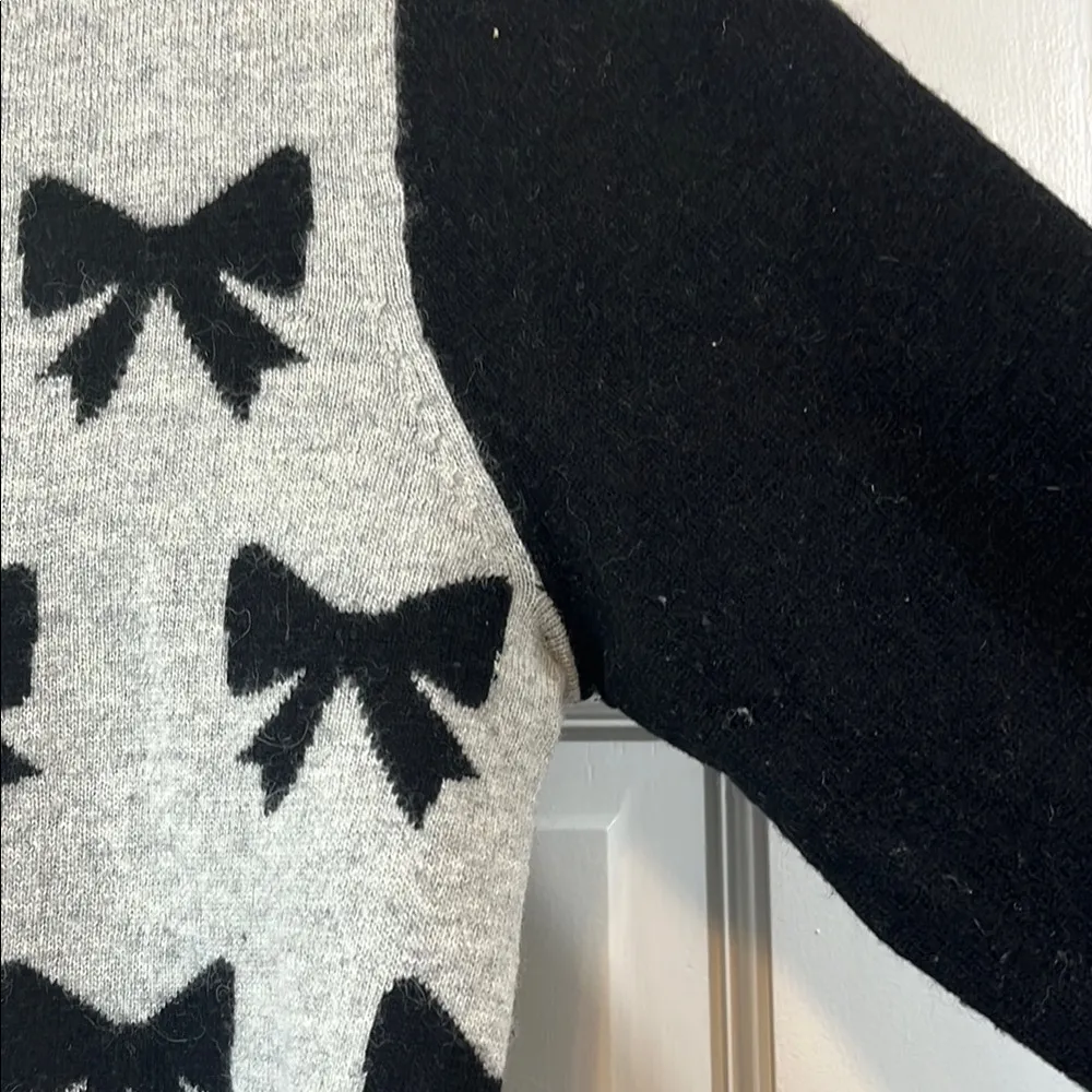J. Crew Gray and Black Crew Neck Wool Blend Sweater with Bow Pattern - Size S - Image 5
