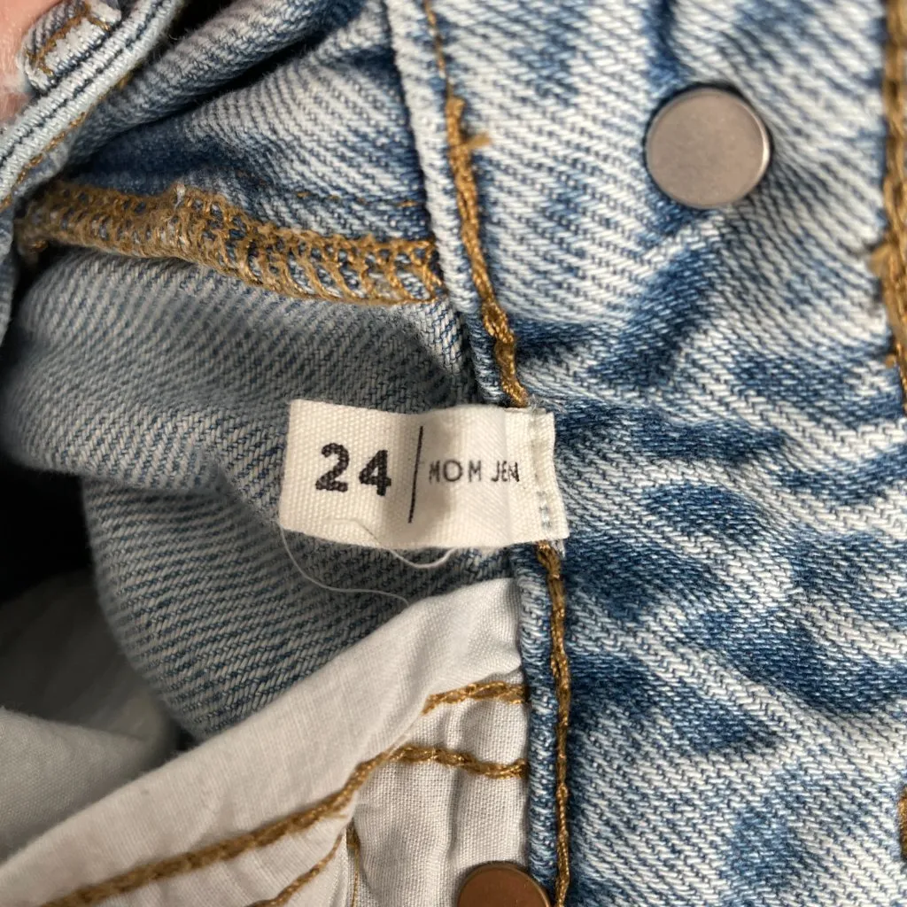 PacSun Mom Jean Womens 24 Light Wash Distressed Mid Rise Y2K Grunge Skater 24x27 - Image 4