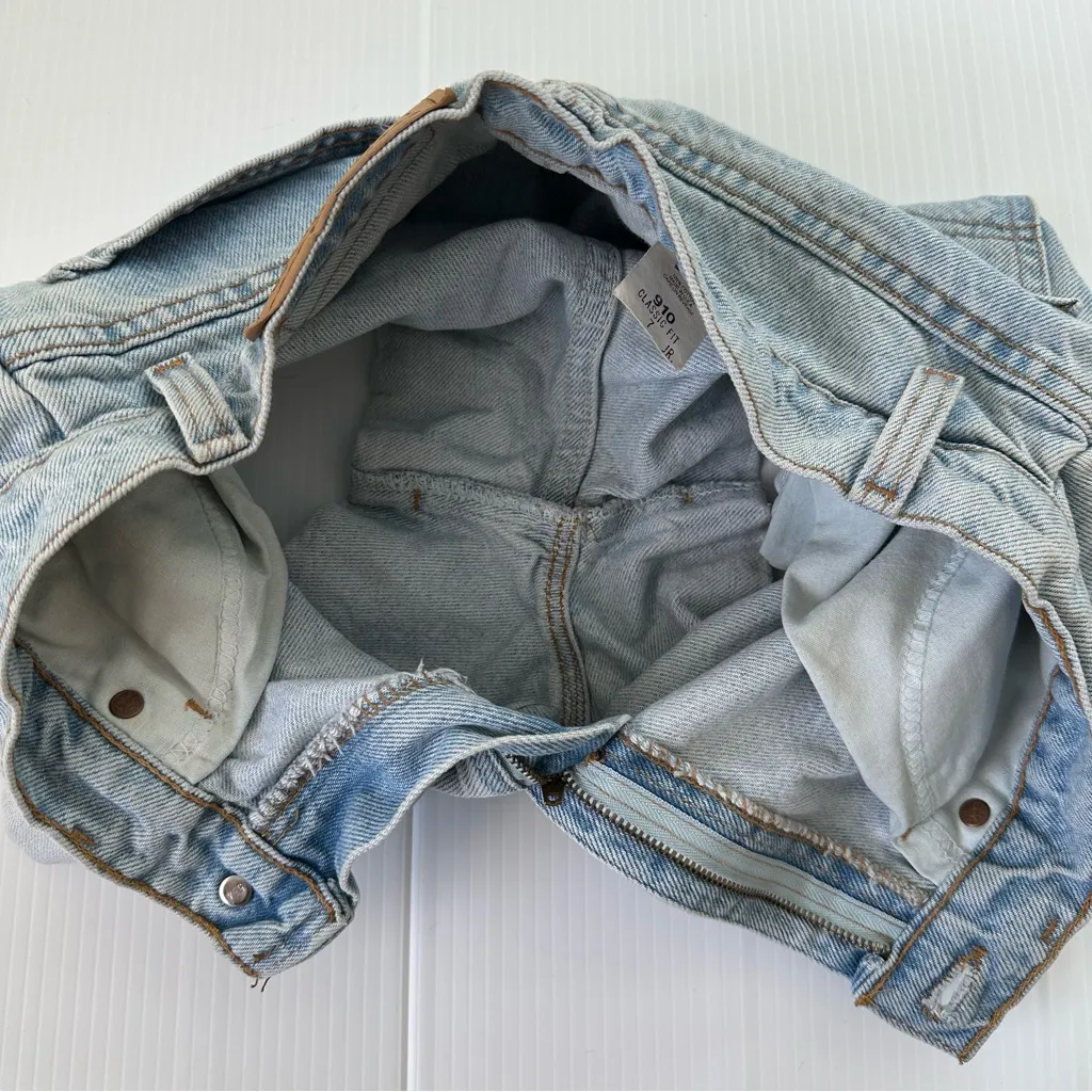 Vintage Levi’s 90’s Cuffed Shorts Blue, 26 (Vintage Jr. Size 7) - Image 8