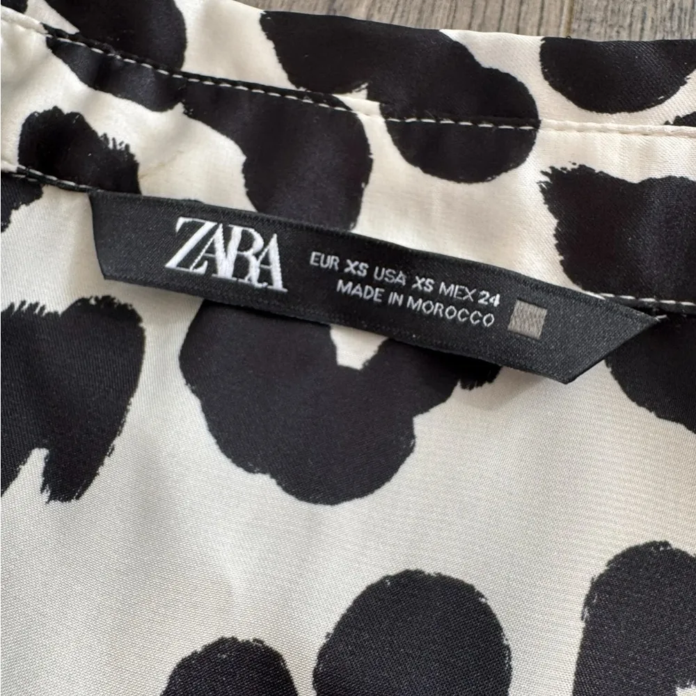 Zara Leopard Oyster Shell Button Oversized Blouse- XS - Image 4