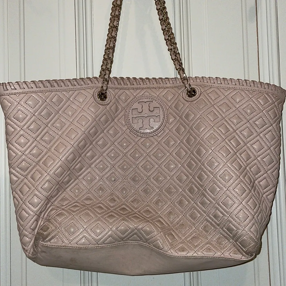 Tory Burch Beige Quilted Leather Marion Tote - Image 2