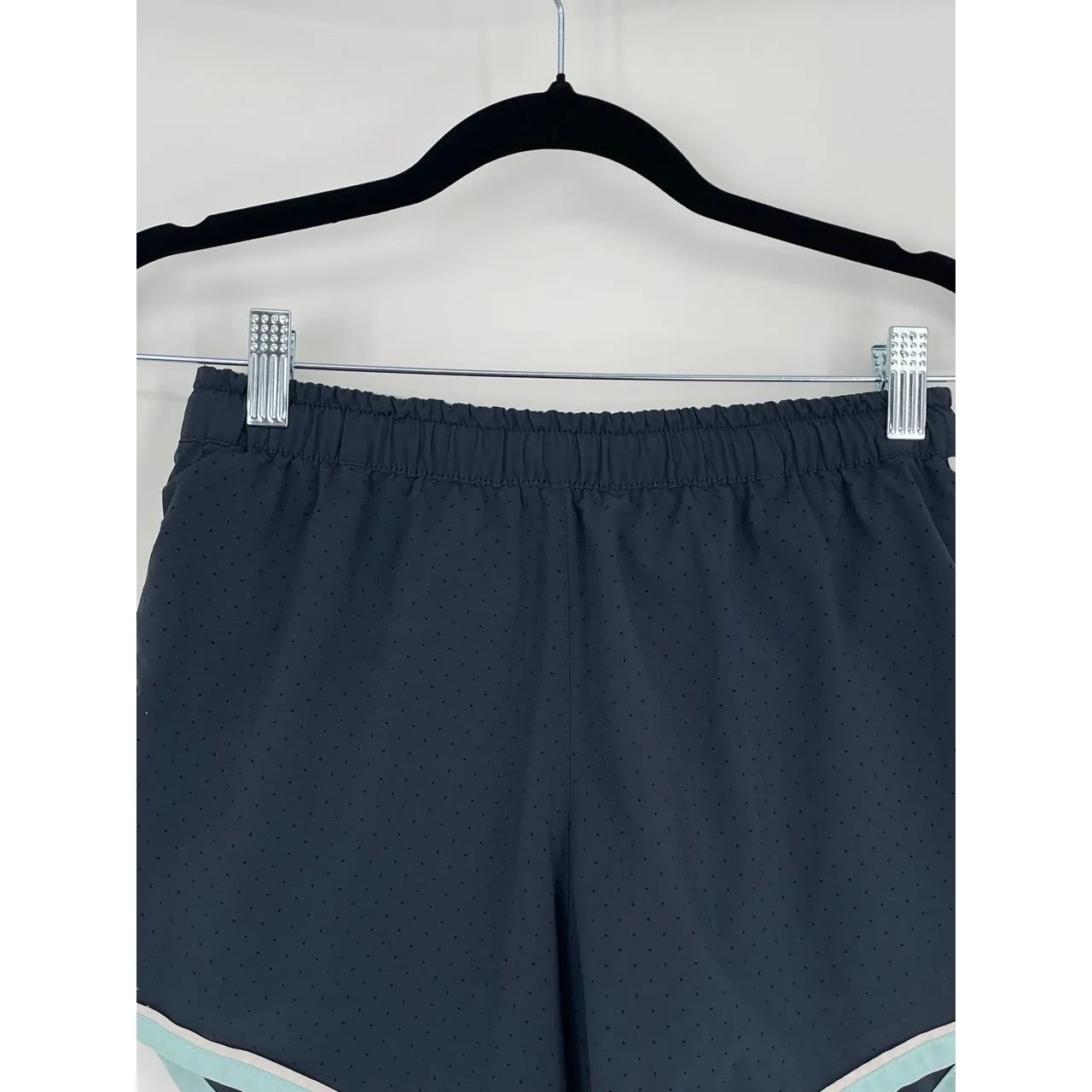 rabbit Women's Gray Light Blue Trim Elastic Waist Repeats 4" Athleisure Short - Image 5