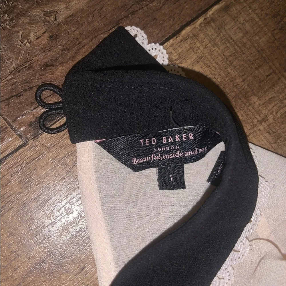 Ted Baker  Peter Pan collared shirt $155 classic boho retro spring designer - Image 3