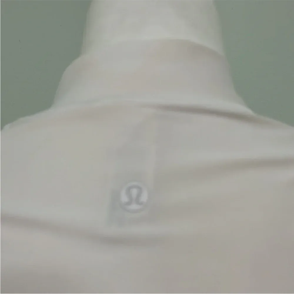 Lululemon Waterside Rashguard XL - Image 9