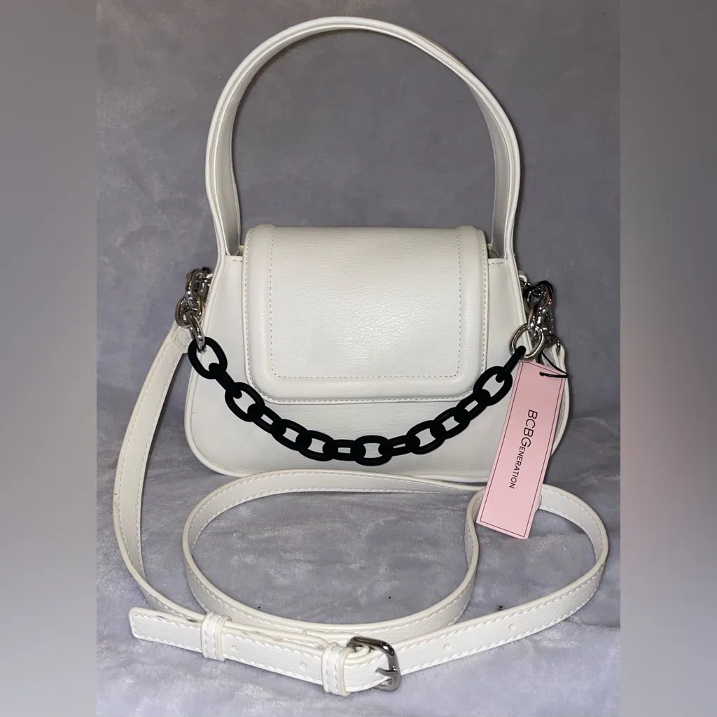BCBGeneration NWT White Satchel/Crossbody Chunky Black Chain Chic Classic Y2K - Image 3