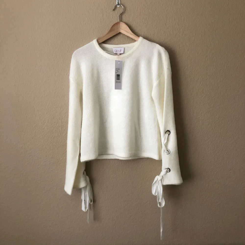 NWT Devlin Mandy bell sleeve sweater - Image 30