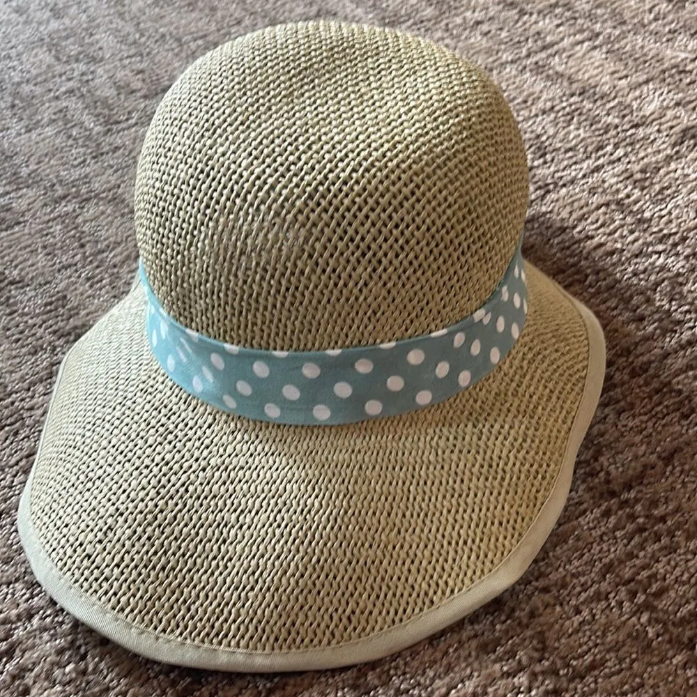 Sun Hat. 💯 Carta. Like new. Natural color. Polka dot ribbon. One size. - Image 3