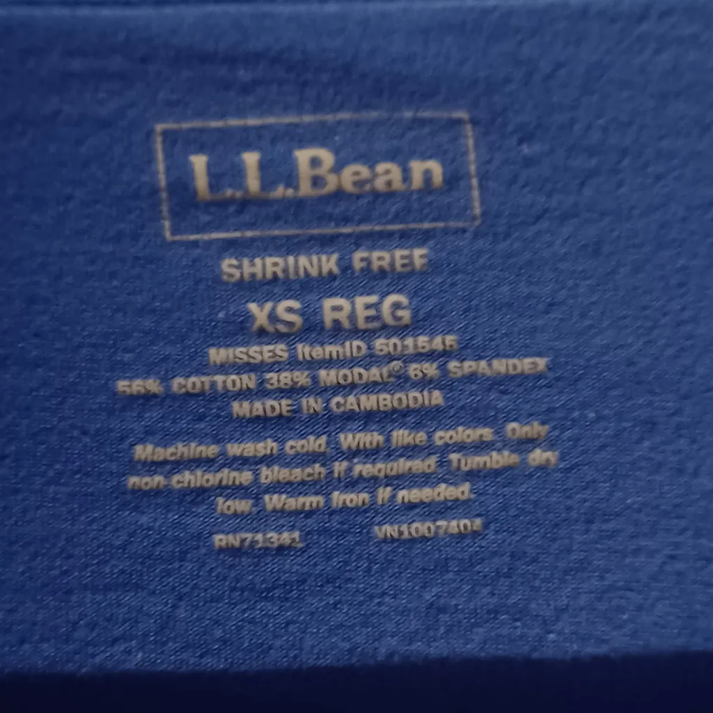 LL Bean Womens V - Image 2