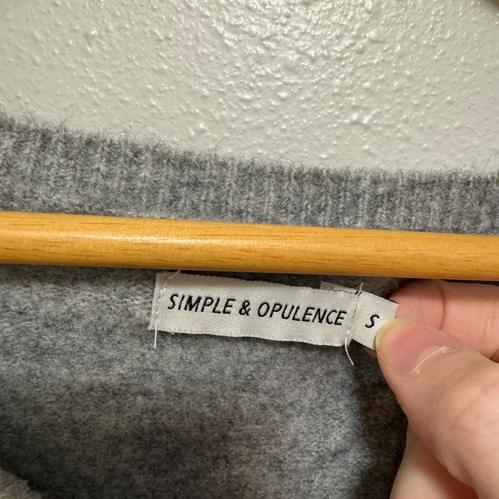 Simple & Opulence Grey Sweater - Image 4