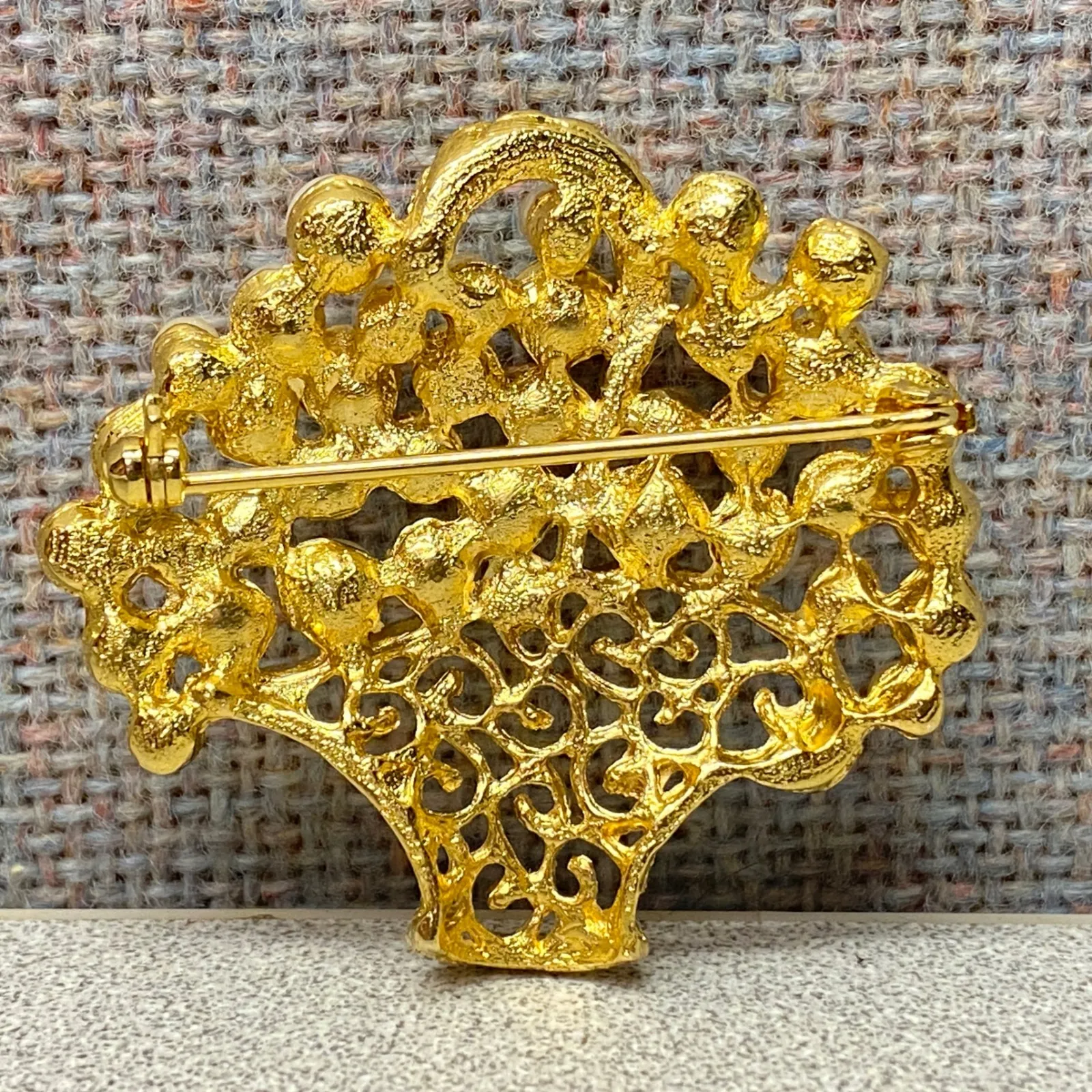 Elegant Vintage Gold Tone Filigree Faux Pearl Basket Statement Brooch Pin - Image 2