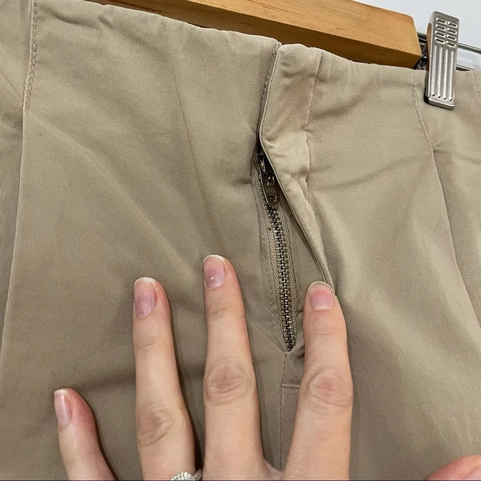 Vince Pleated Tapered Leg Khaki Dress Pants Womens 4 Trousers Tan Preppy Fall - Image 4