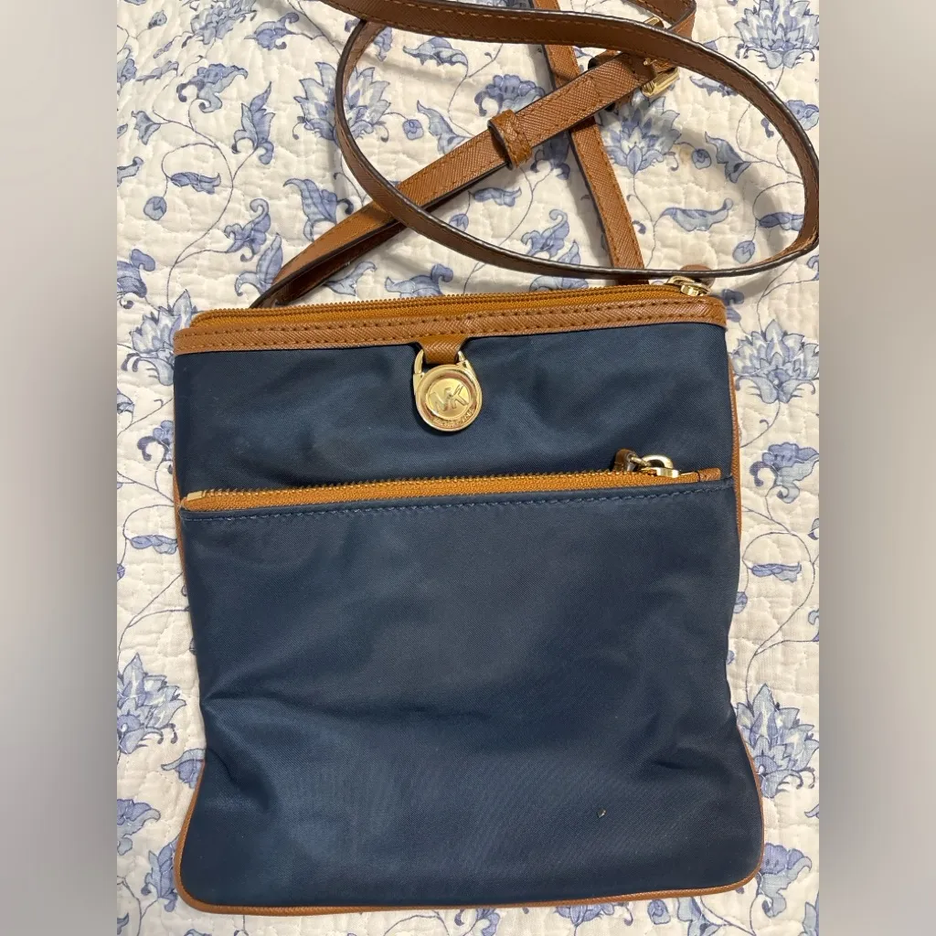 Michael Kors Navy Nylon and brown leather edge Small Crossbody Bag – Strap Wear - Image 2