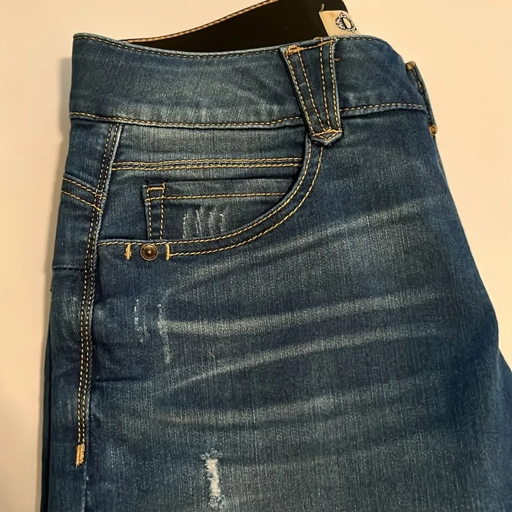 Democracy Ab Solution Mid Rise Bermuda Shorts Size 4 - Image 14