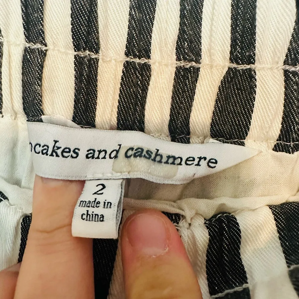 CUPCAKES AND CASHMERE Sandrine Black White Striped Side Slits Midi Skirt Size 2 - Image 9