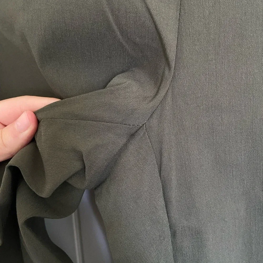 EUC | Chadwicks women’s elastic waistband straight leg pants — size 8 - Image 2