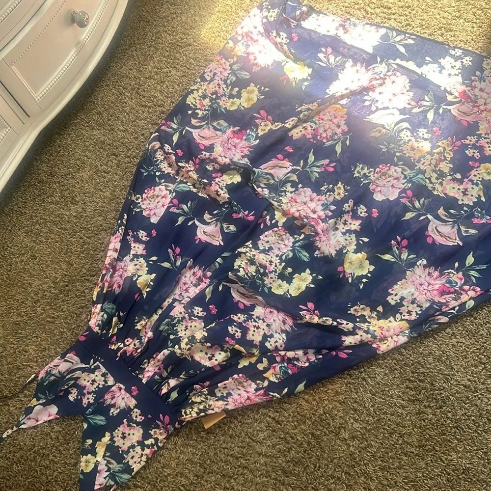NWT Miss Avenue Blue Floral Chiffon Maxi Size Small - Image 2