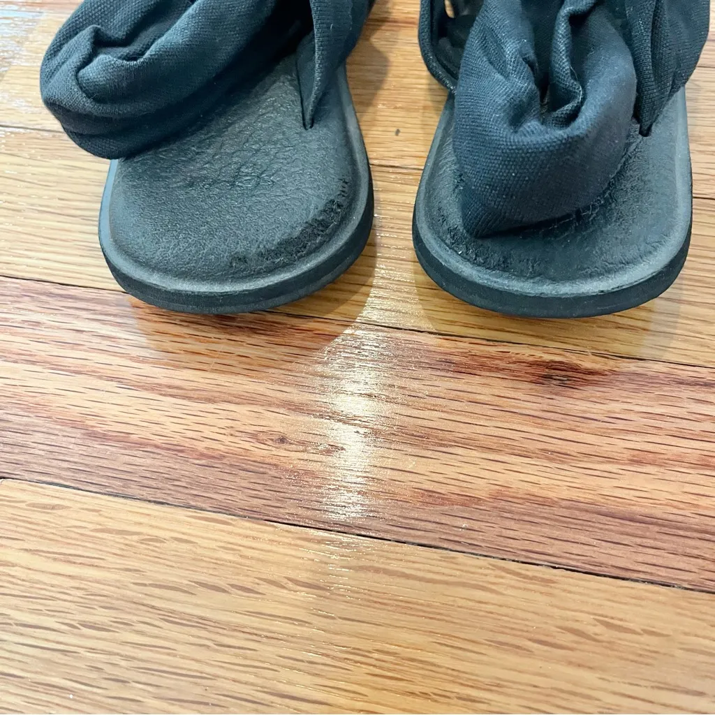 Sanuk Yoga Mat Sling 2 Sandal size 8 women’s black - Image 3