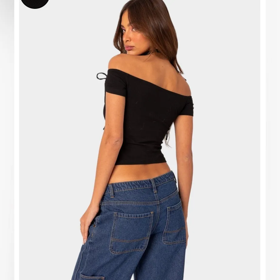 EDIKTED Jess Off Shoulder Top - Image 3