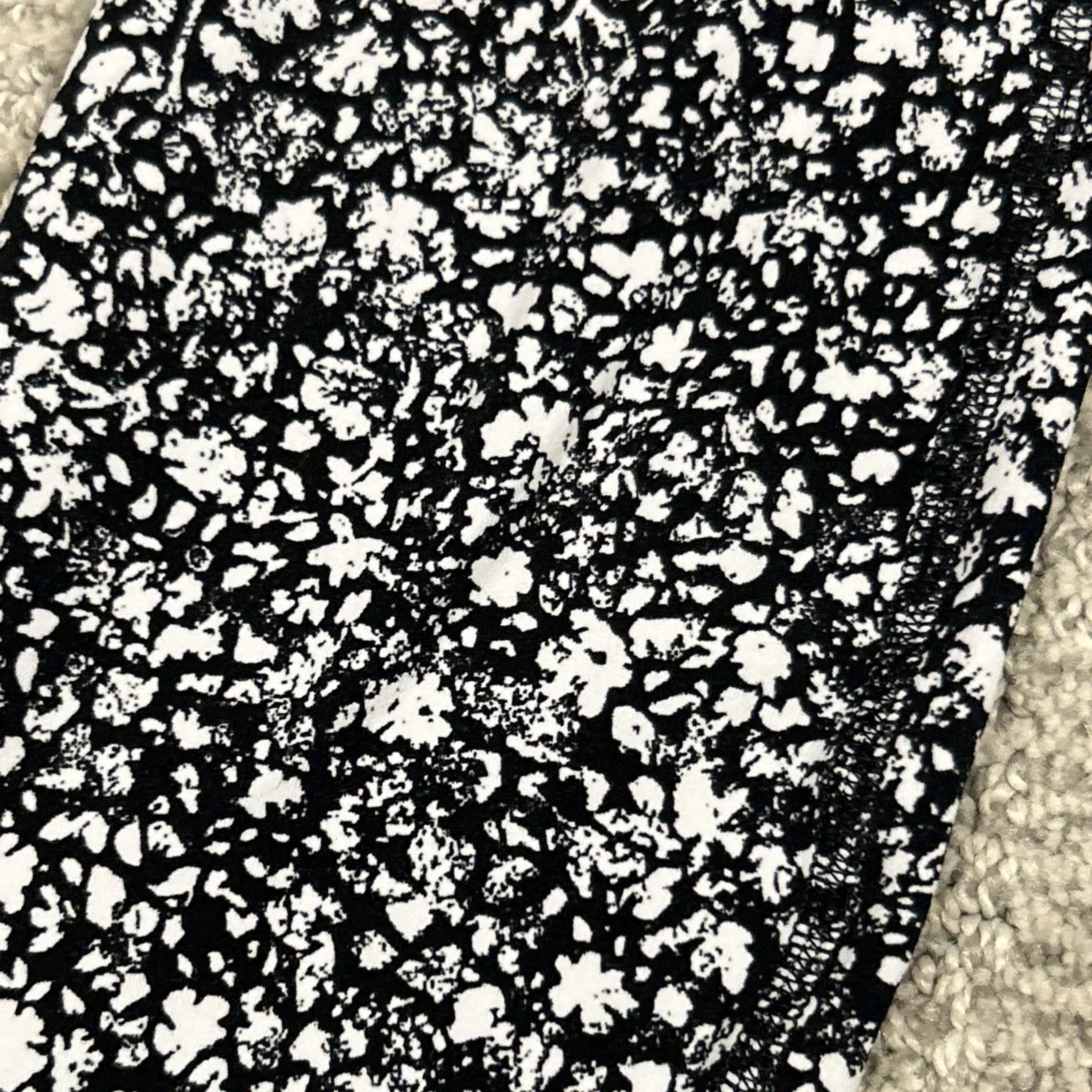 Lululemon Leggings Womens 2 High Rise Align Cropped Black White Floral W6BPAS - Image 3