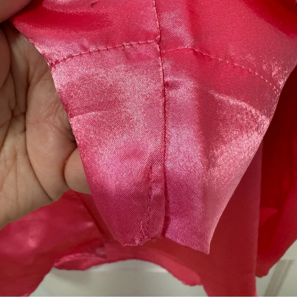Vintage Victoria’s Secret Satin Sleepshirt size Small Pink Faux Pearl Button‎ - Image 6