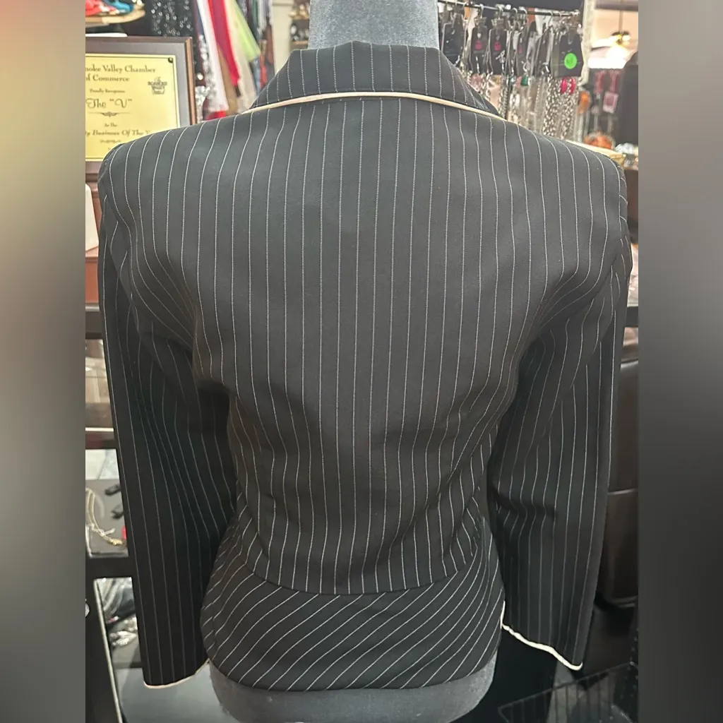 Speechless black with pinstripes sz 9 blazer - Image 4