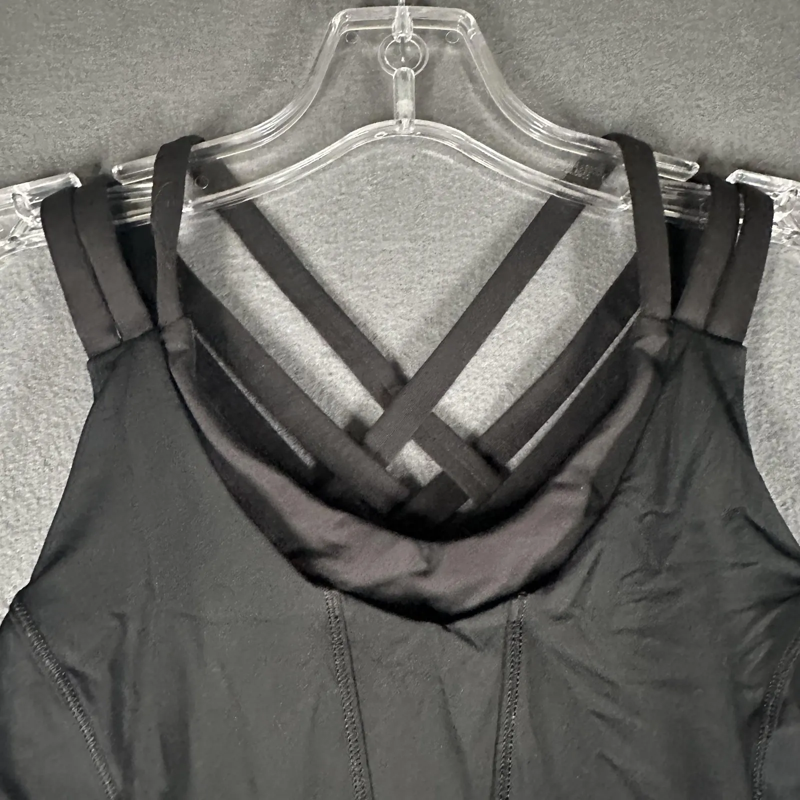 Lululemon Beat The Heat Tank Womens 4 Black Strappy Built In Bra Tennis Running - Image 3