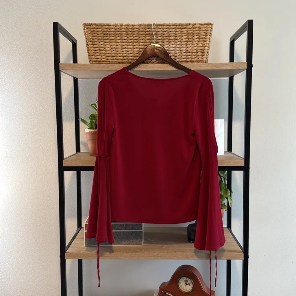 NWT Express V-neck Drape Flutter Sleeve Peekaboo Arm Blouse Top, S - Image 4