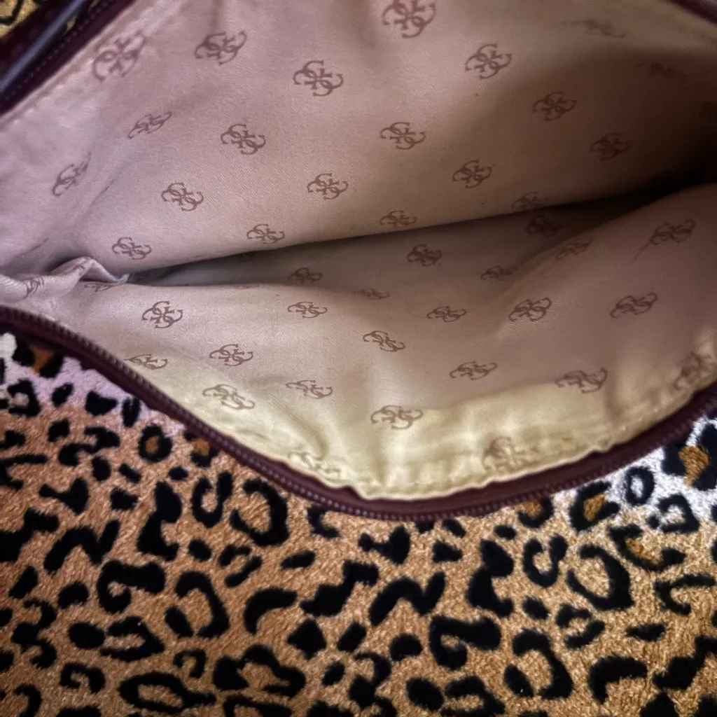 Guess Women's Burgundy Shoulder Bag - Image 7