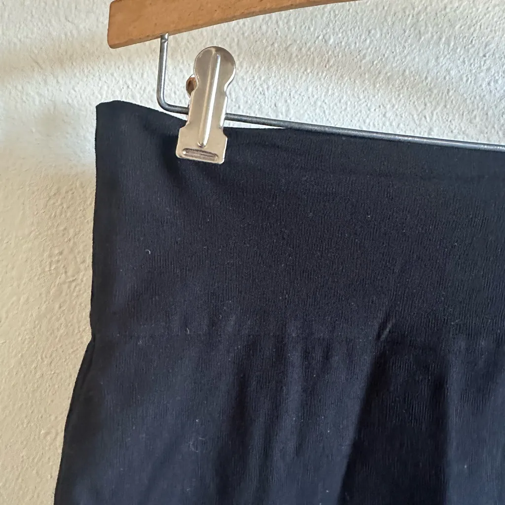 EILEEN FISHER BLACK MINI SKIRT. - Image 2