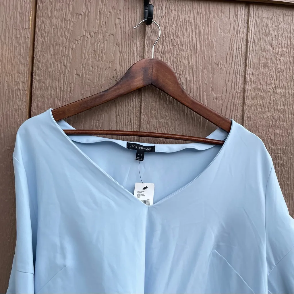 NEW Lane Bryant Womens Shirt Blouse Blue V Neck Tiered Flare Sleeve 14/16 - Image 4