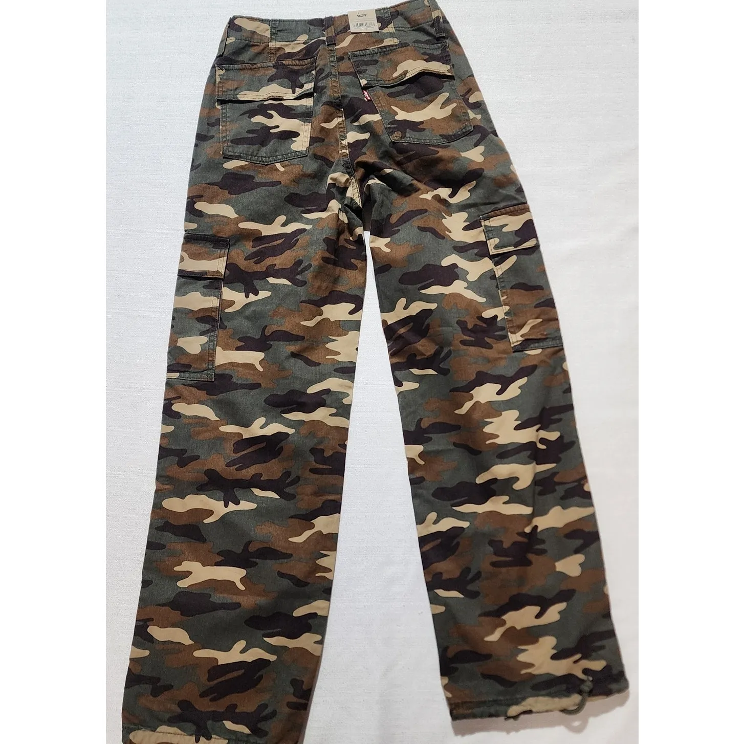 Levi's 94 baggy cargo mid rise loose hips and thigh 24''x30'' inches women's - Image 2