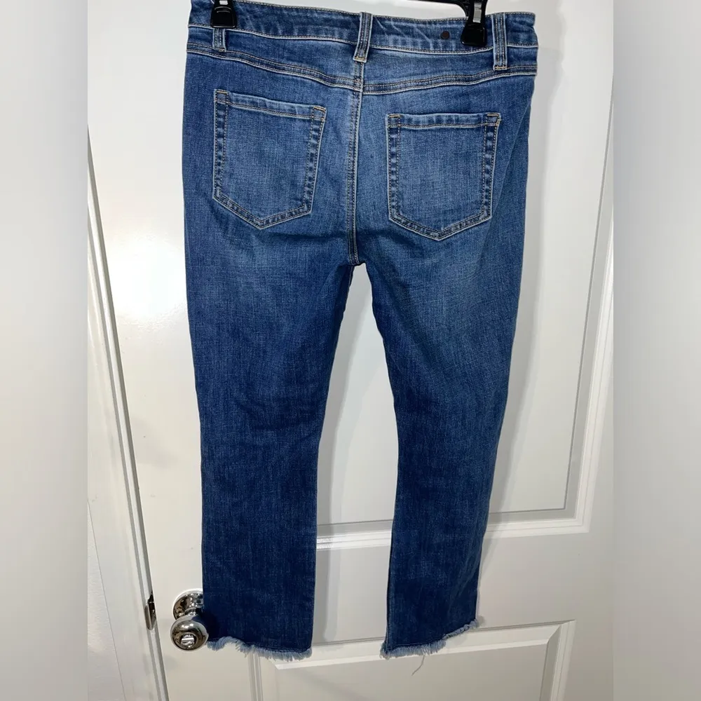 CAbi Ripped Distressed Frayed Holes Denim High Cropped Straight Zip Jeans Sz 4 - Image 2