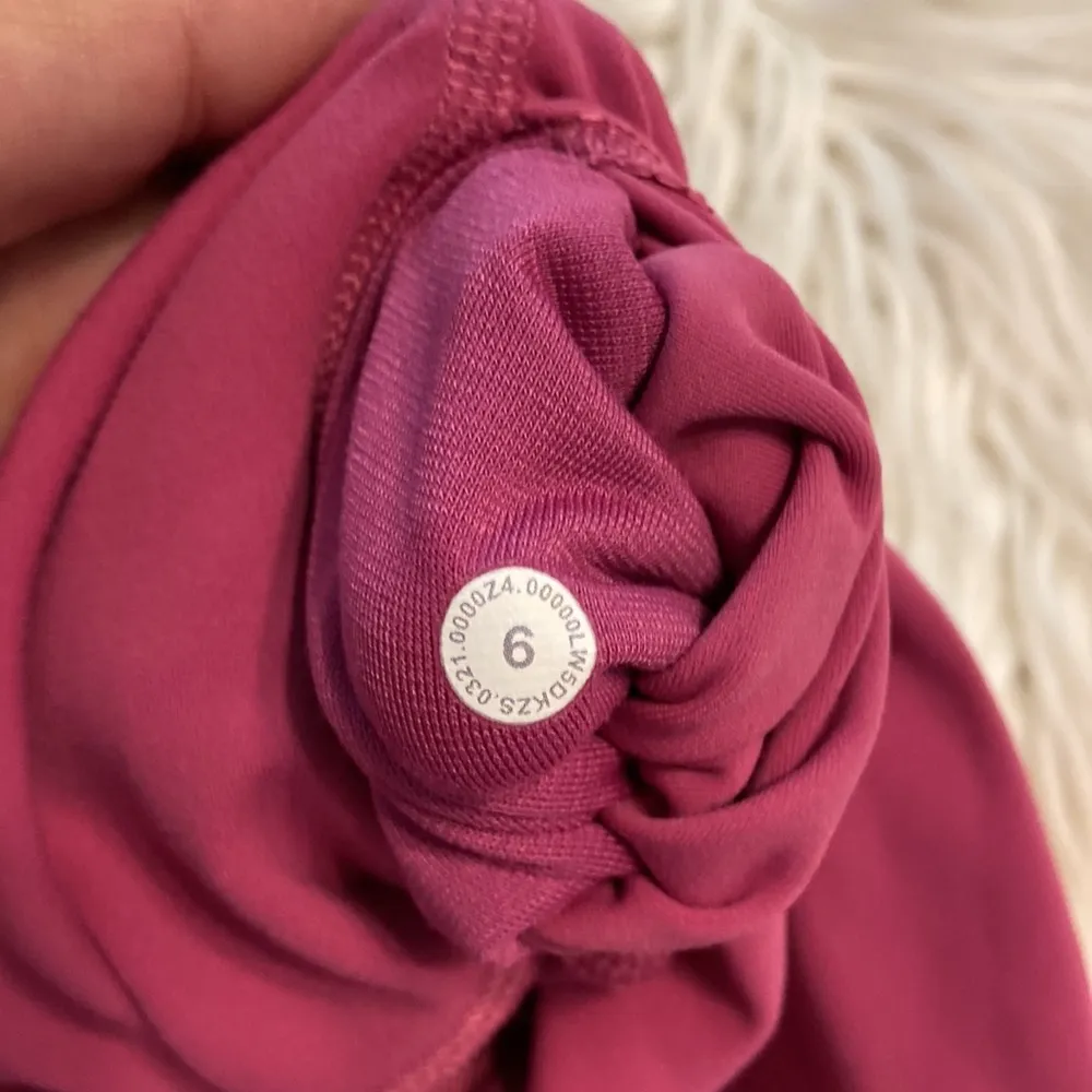 Lululemon Pink High-Waisted Leggings size 6 please see all photos excellent cond - Image 6