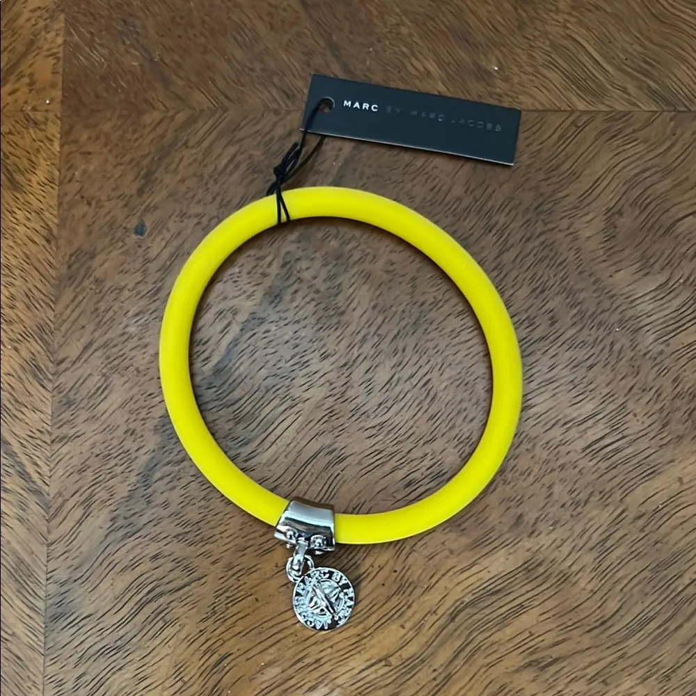 NWT Marc by Marc Jacobs Yellow Silicone Stretch Bracelet with Silver Charm - Image 2
