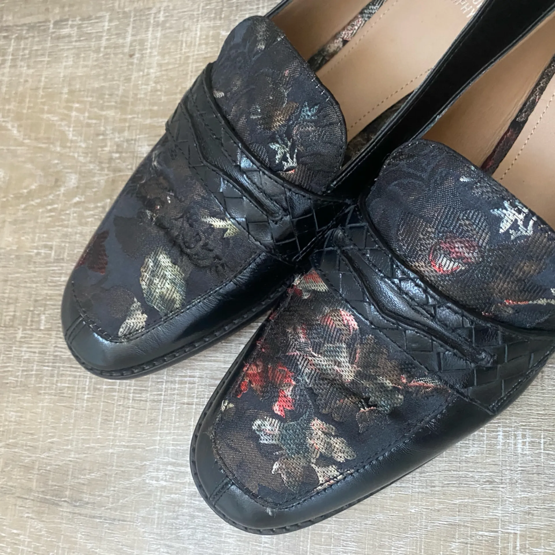 Johnston and Murphy Black Leather Floral Brocade Penny Loafer Shoes Women's 9 - Image 4