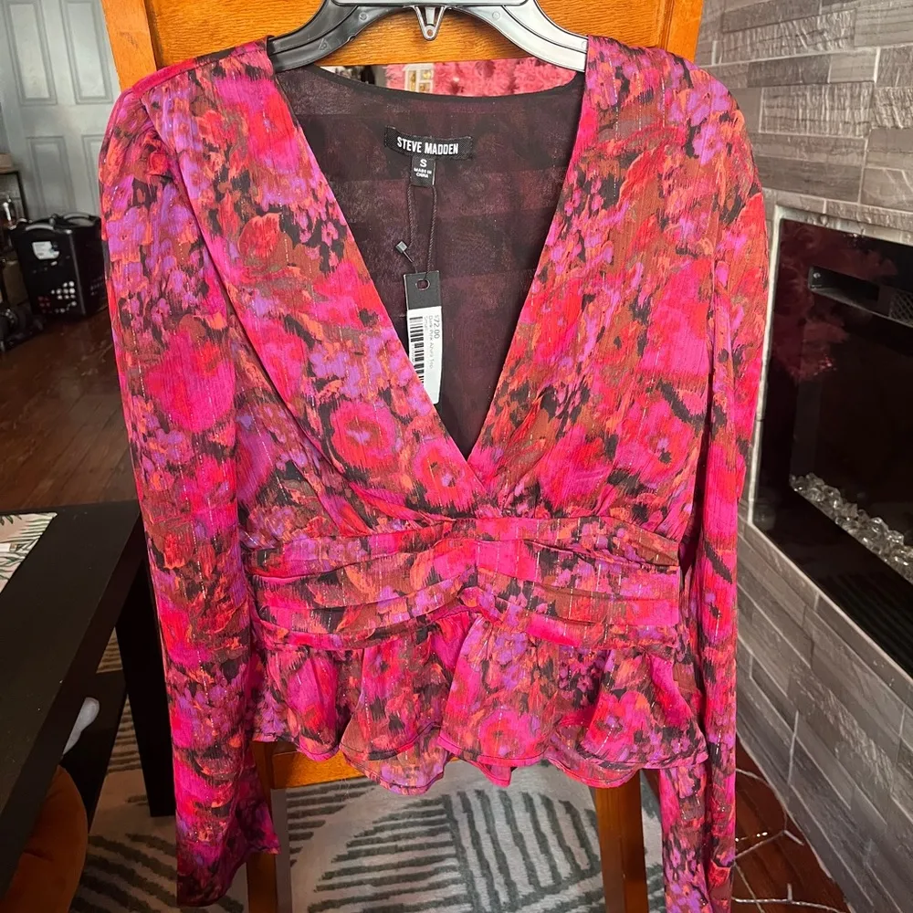 Steve Madden Pink Puff Sleeve Blouse with Ruffled Peplum - Image 2