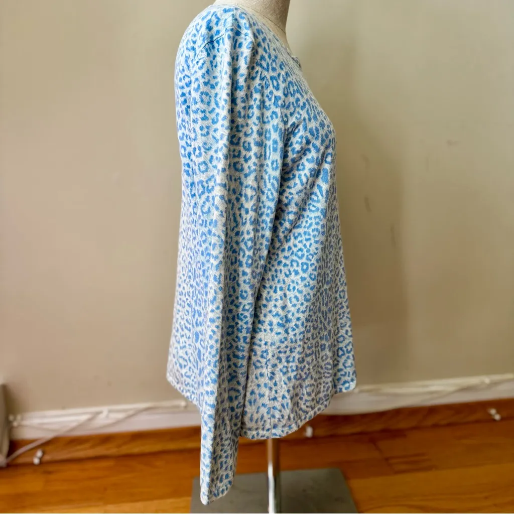 J. McLaughlin Women's Leopard Print Crewneck Top Long Sleeve Sweater Blue L GUC - Image 4