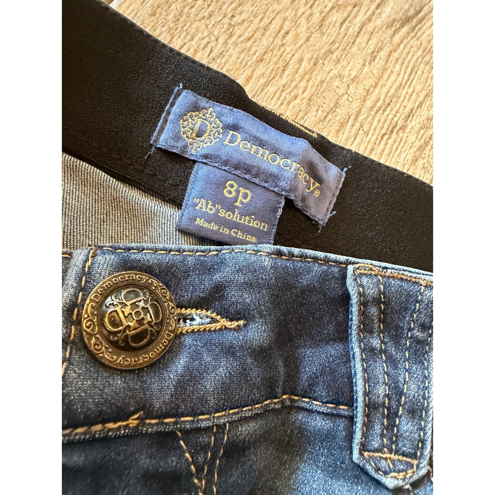 Democracy Ab Solution Jeans Size 8p 8 Petite Straight Leg Distressed Denim Jean - Image 3