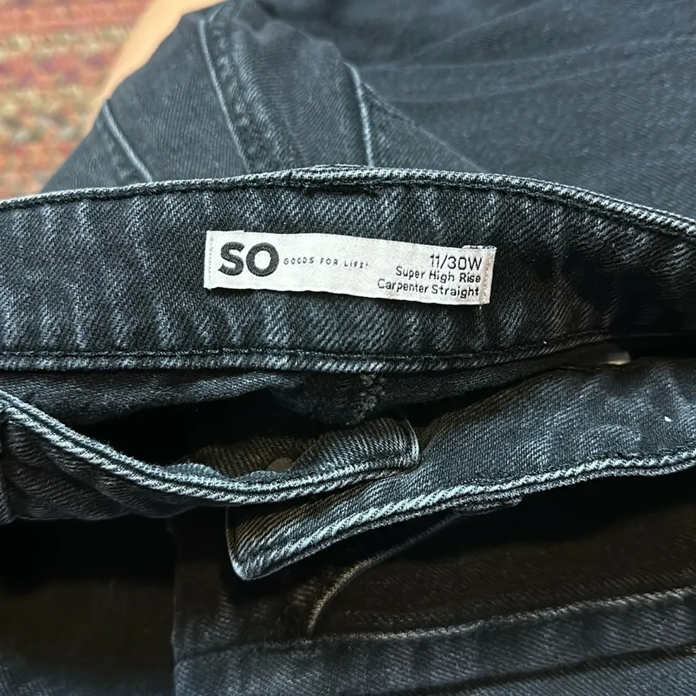 SO  SUPER HIGH RISE CARPENTER STRAIGHT BLACK JEANS - Image 3