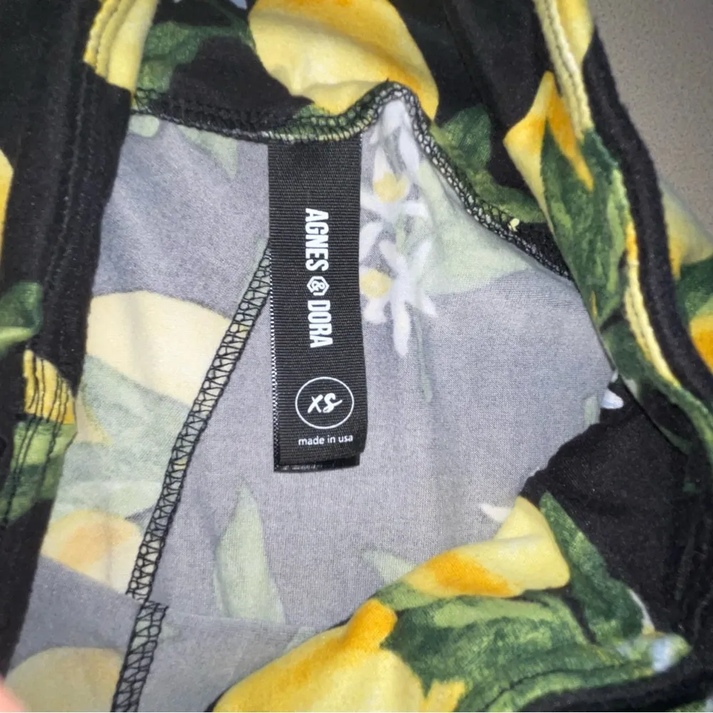 Women’s Agnes & Dora Black Lemon Pocket Crop Pants, Size XS - Image 3