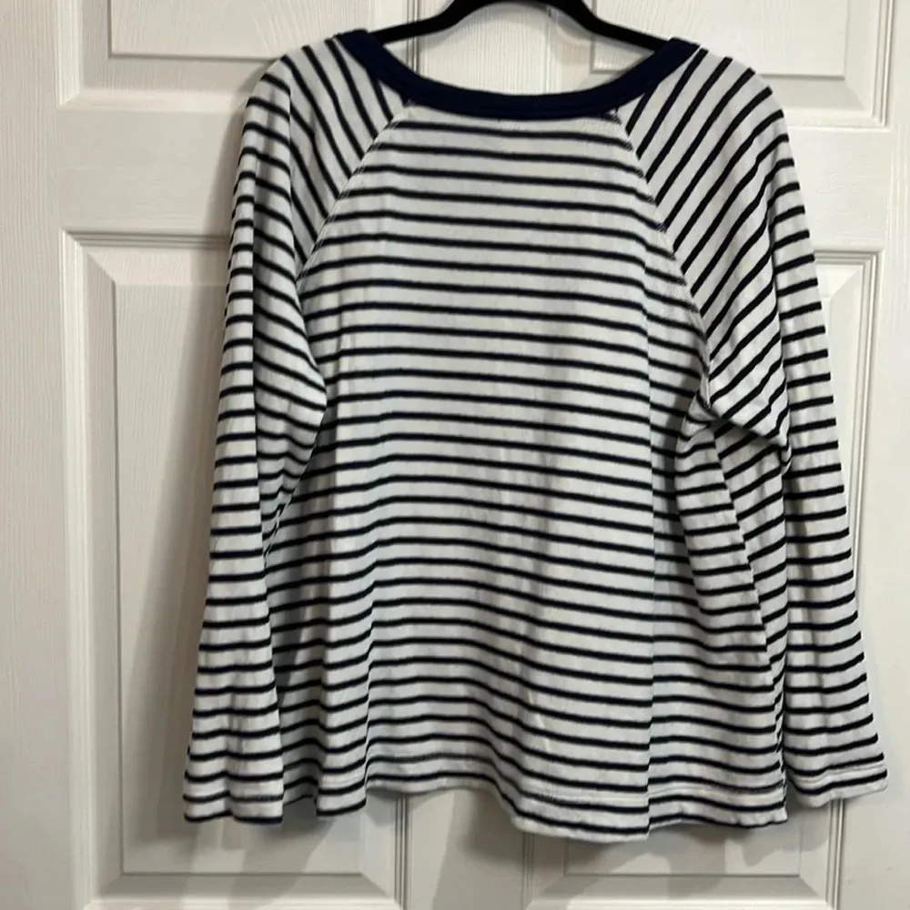 Old Navy Blue and white striped top 2x - Image 4