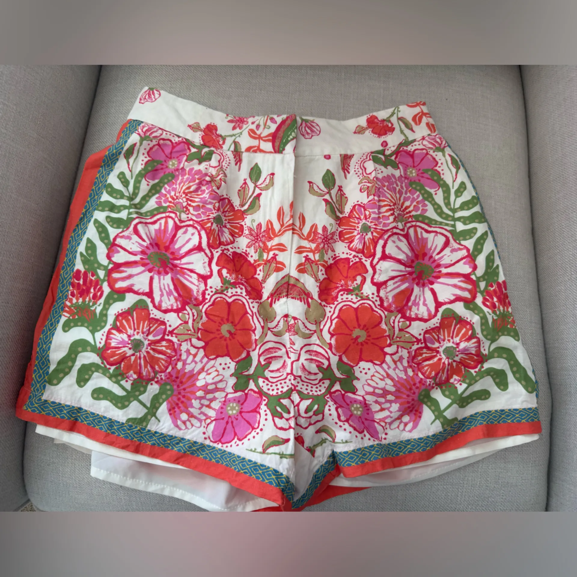 Skies Are Blue Magenta Multi Floral Linen Blend Shorts Small - Image 2