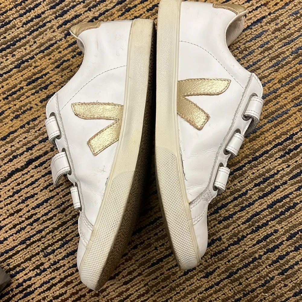 Veja Recife Women's Sneakers Size 8 - Image 2