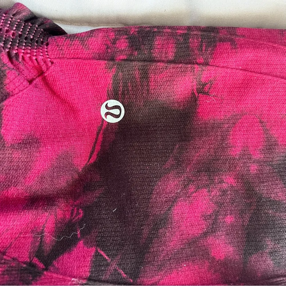 Athletica Red and Black Cropped Pants - Image 3