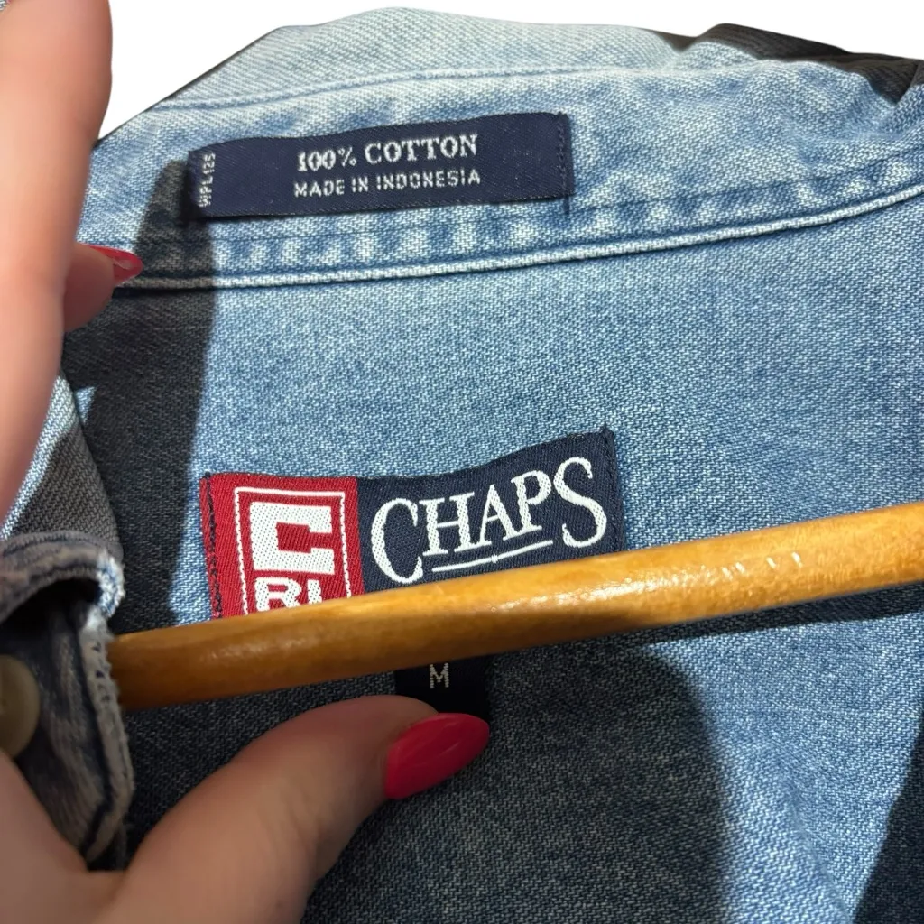 CHAPS DENIM CROPPED DISTRESSED JACKET‎ SIZE MEDIUM - Image 7