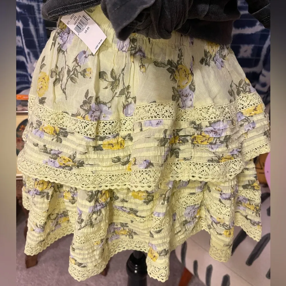 NWT Aerie Yellow Tiered Floral Mini Skirt w/Lace Trim Pastel Spring Boho Ruffle - Image 7