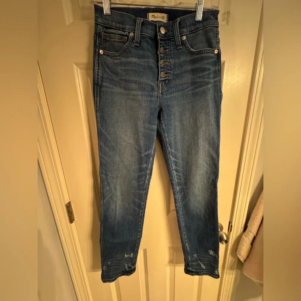 Madewell, size 26,‎ Slim Straight Jeans: Distressed Button-Front Edition - Image 4