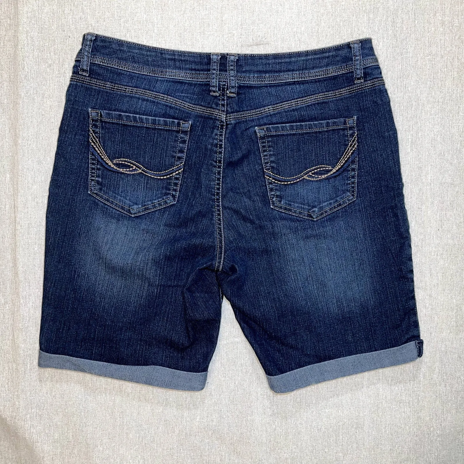 Sonoma | Modern Fit Bermuda Shorts | Size 10 - Image 2