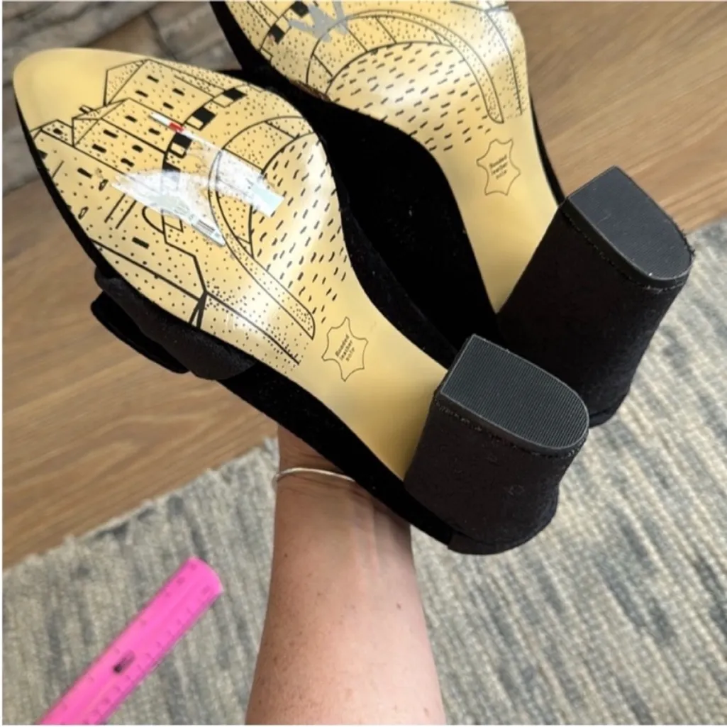 Bella Vita Women's Black Velvet Heels with Bow - Image 11